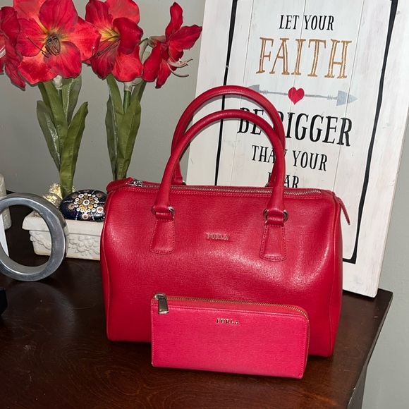 Authentic New Furla Elena Medium Leather Satchel Bag and Wallet in Ruby Red EUC - Picture 3 of 16